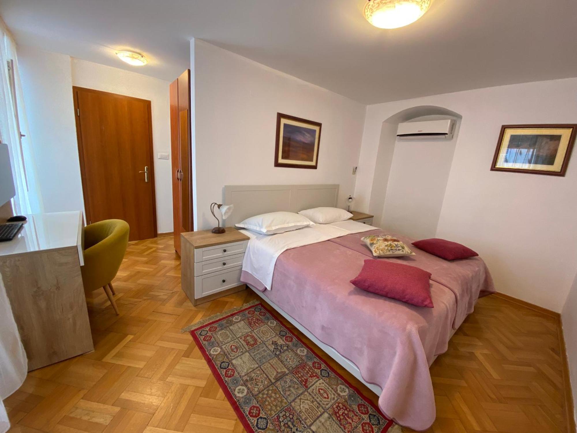 Rooms Base Split Kültér fotó
