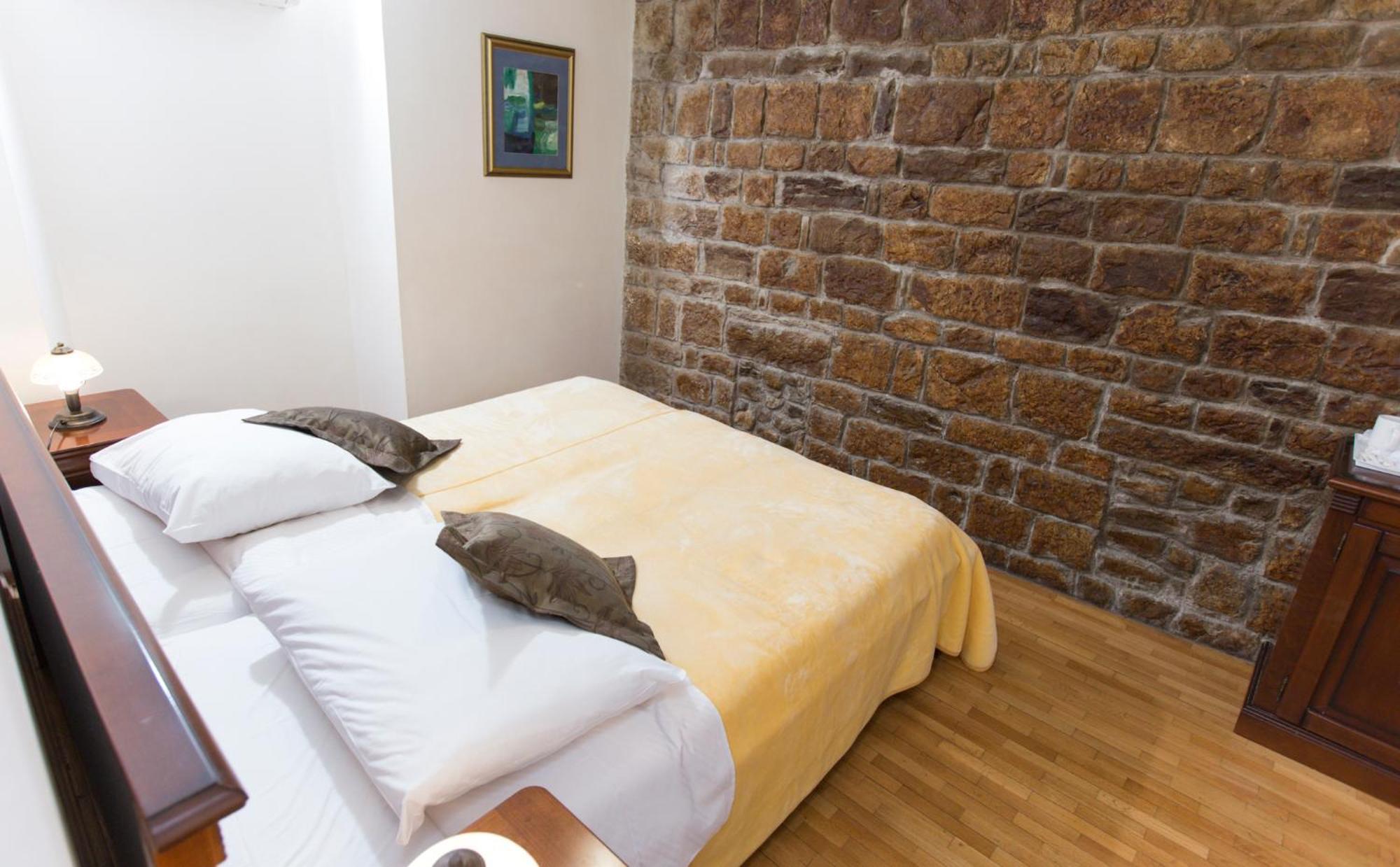 Rooms Base Split Kültér fotó