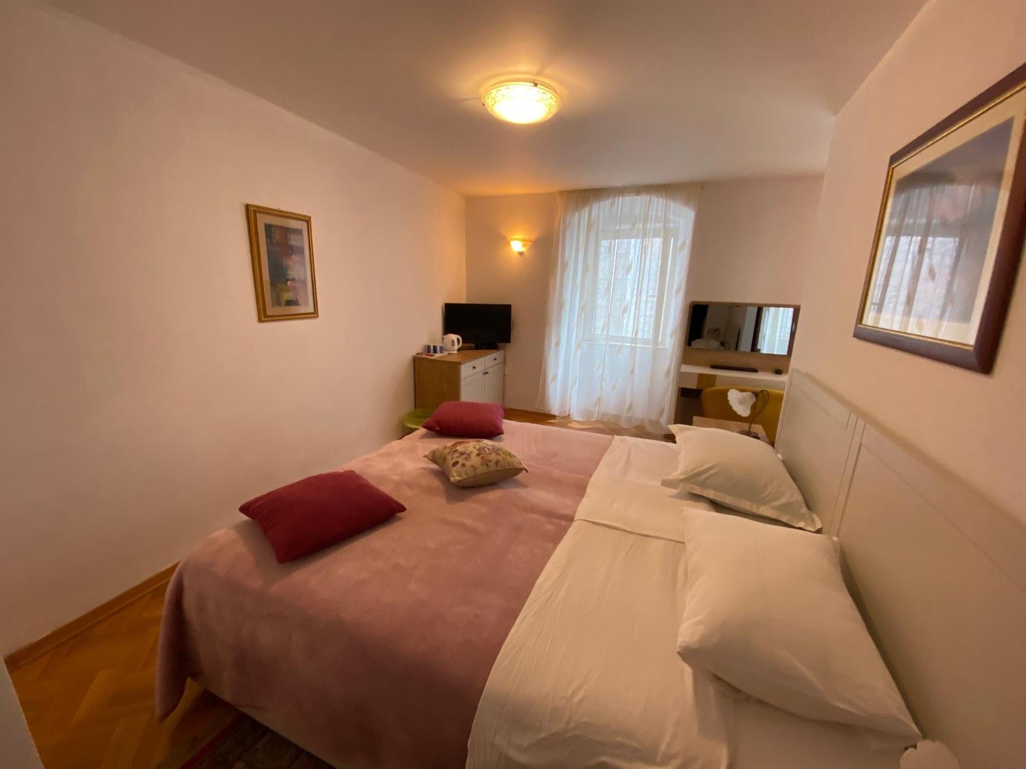 Rooms Base Split Kültér fotó