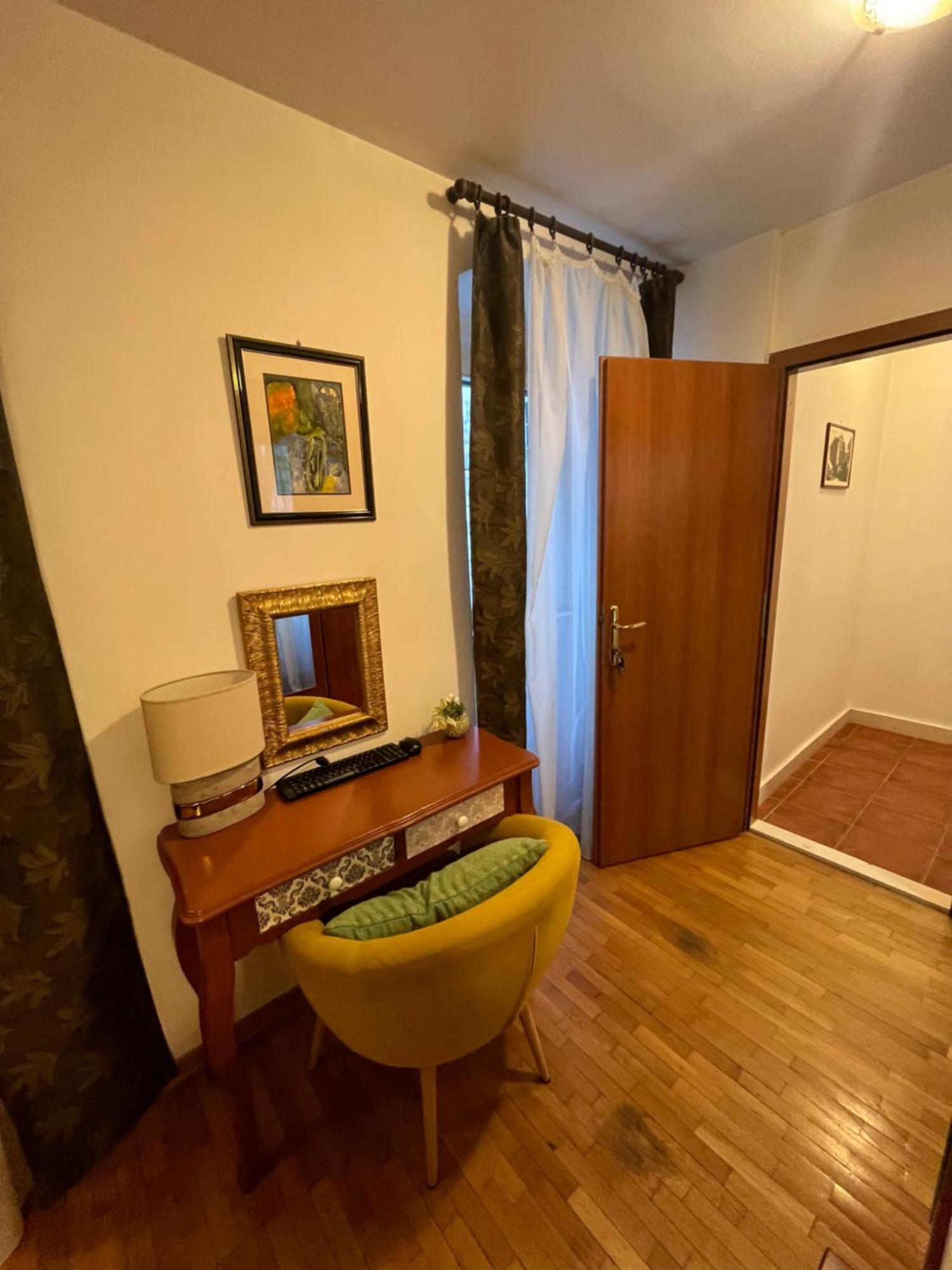 Rooms Base Split Kültér fotó