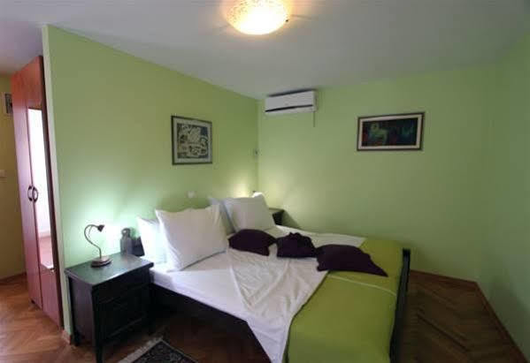 Rooms Base Split Kültér fotó